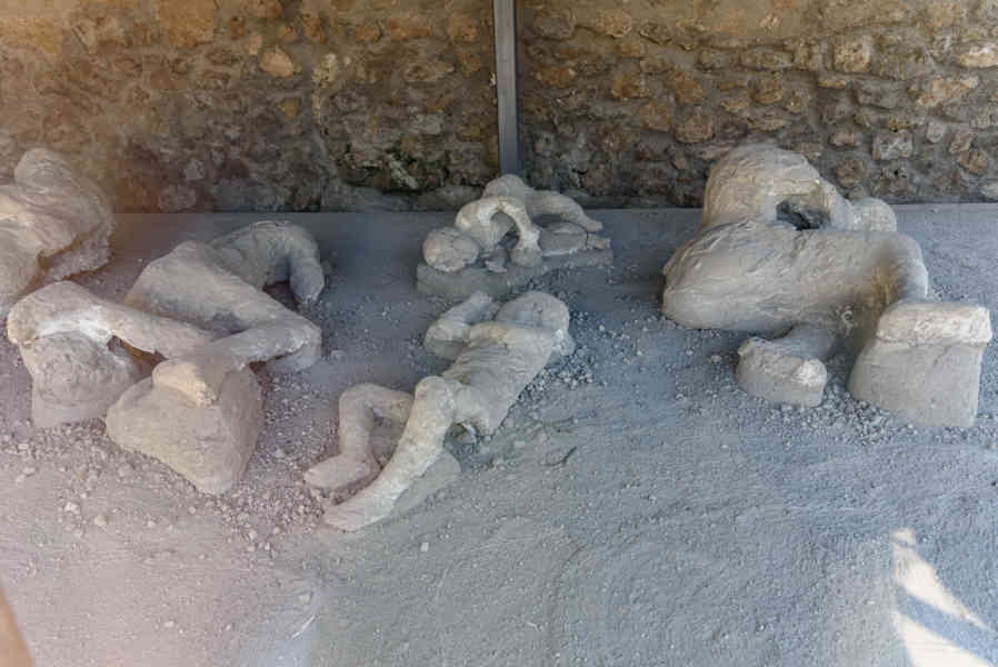 093 - Italia - Pompeya - parque arqueológico de Pompeya - Huerto de los Fugitivos.jpg